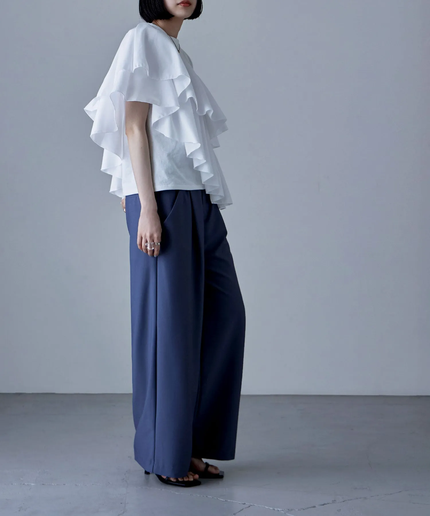 Frills asymmetric tops