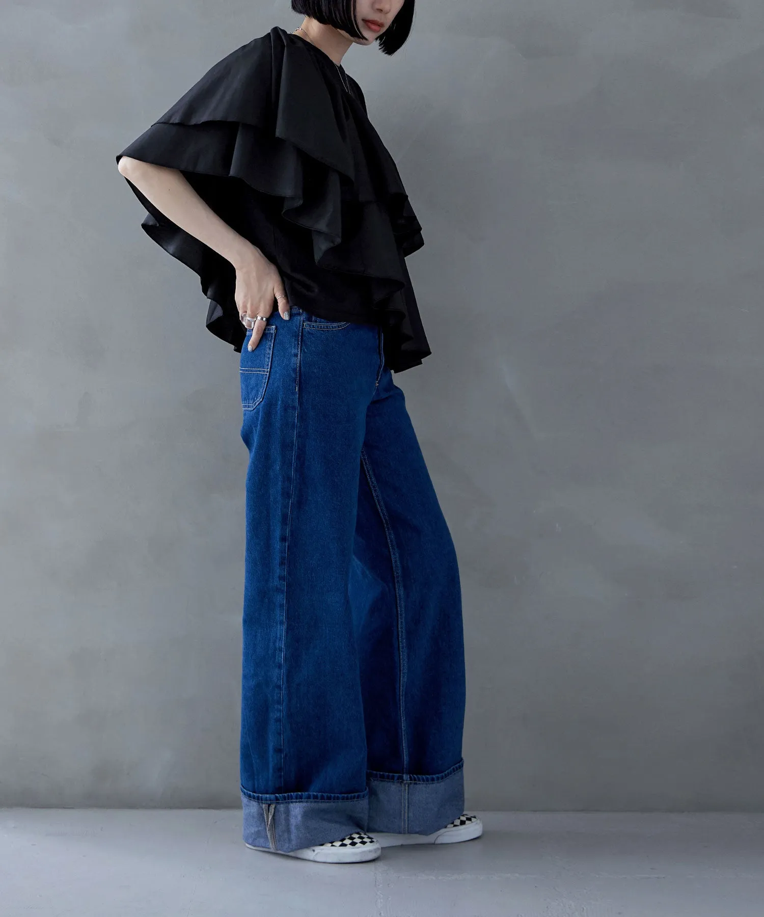 Frills asymmetric tops