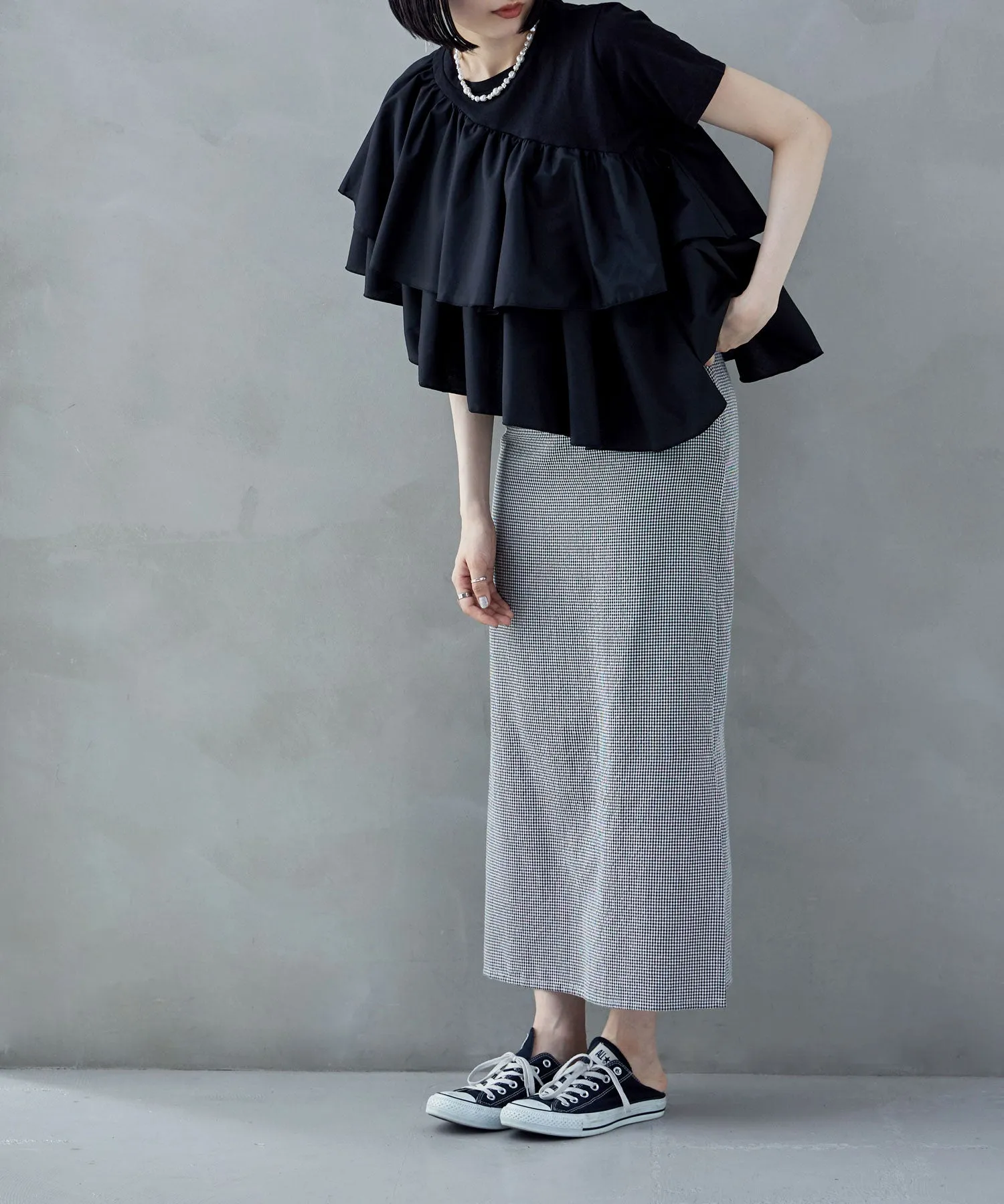 Frills asymmetric tops