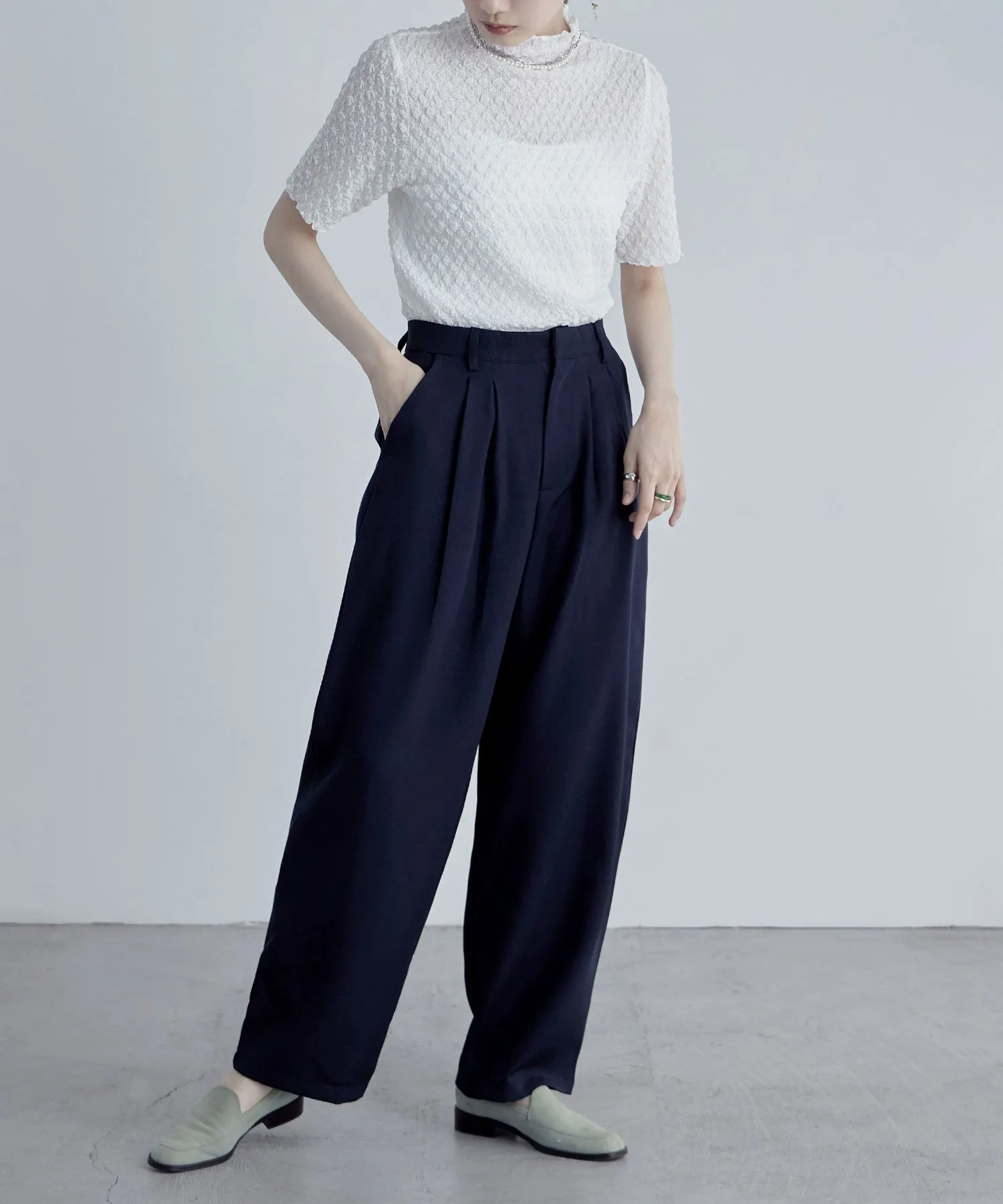 Jacquard bottleneck tops