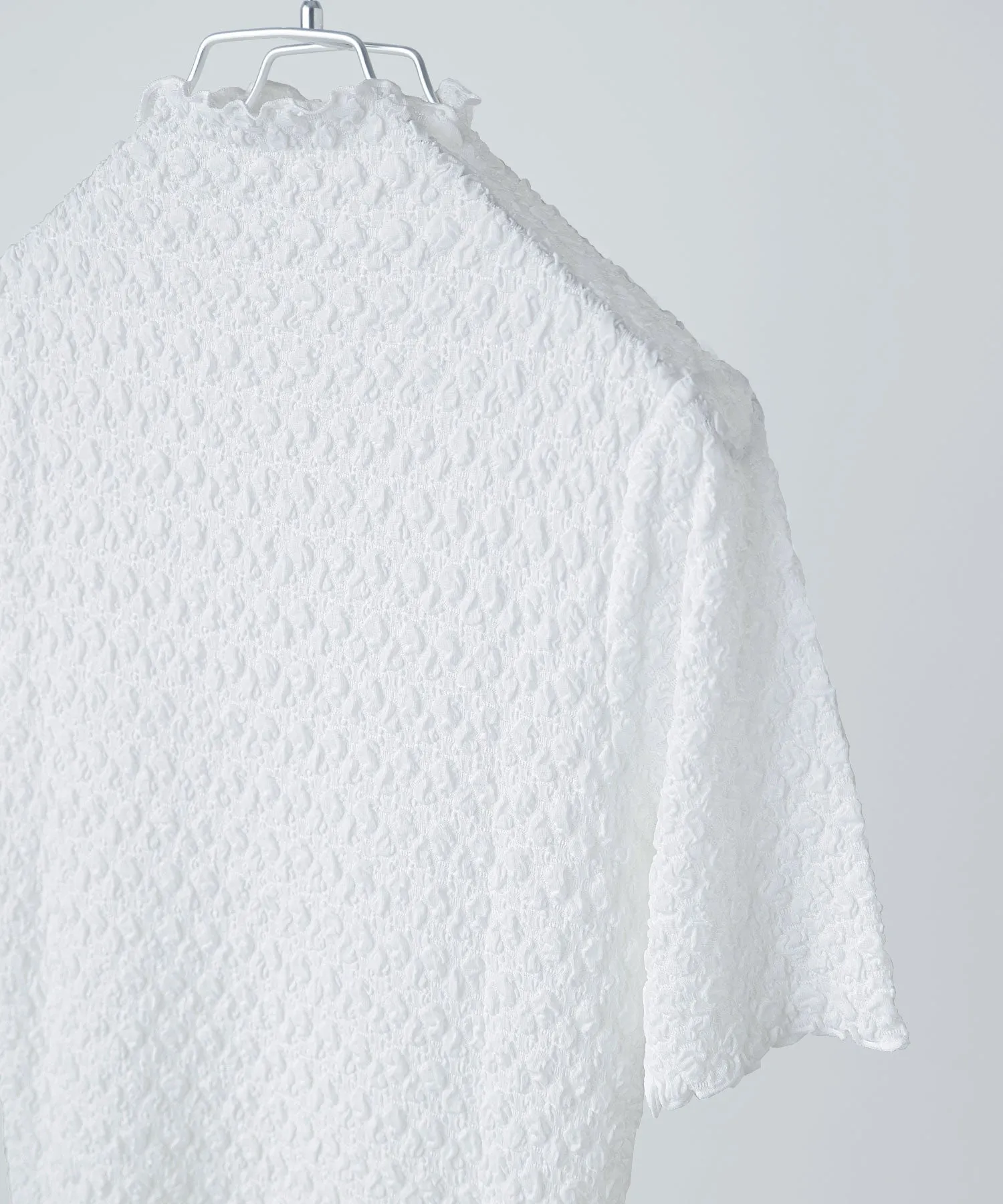 Jacquard bottleneck tops