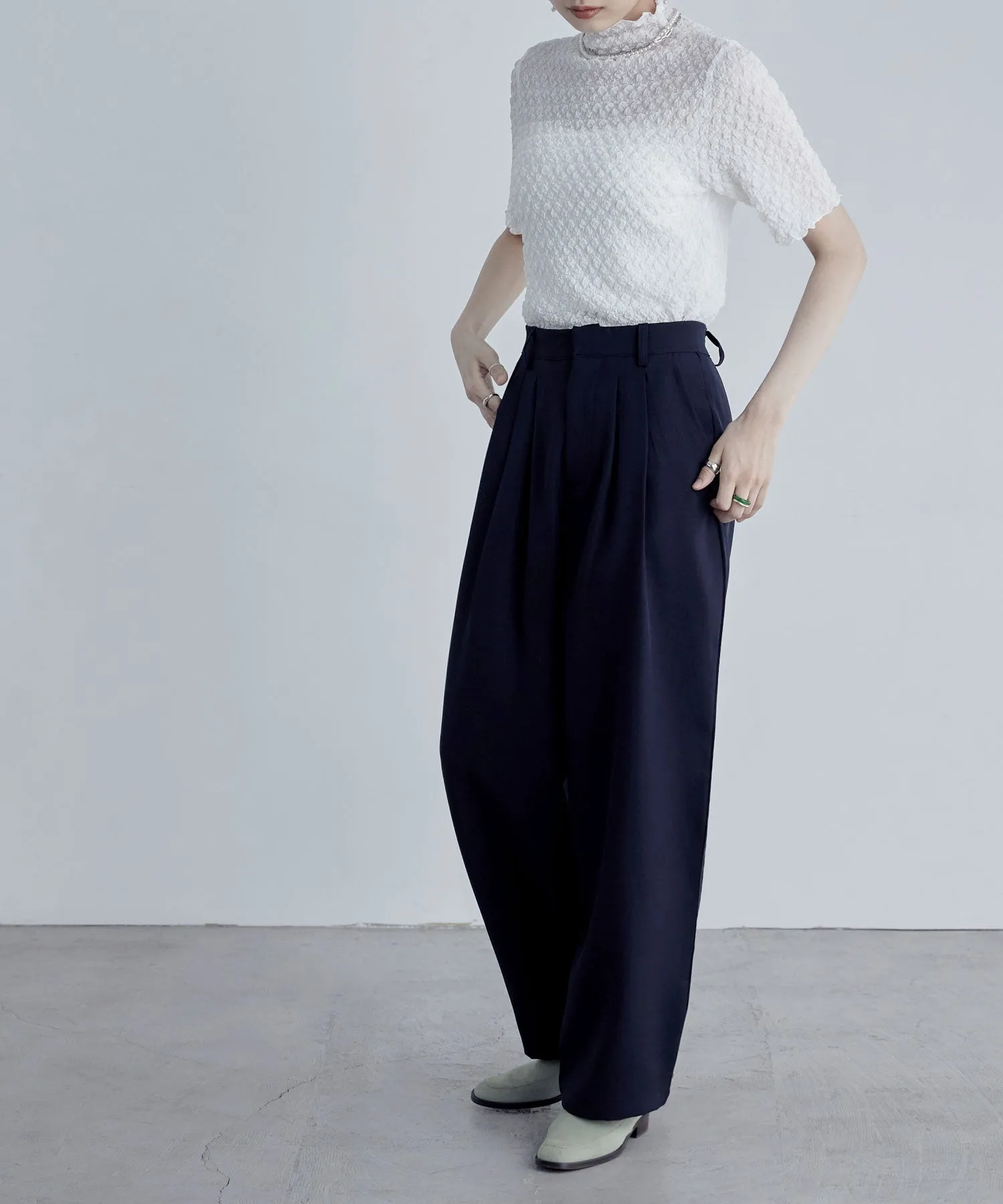 Jacquard bottleneck tops